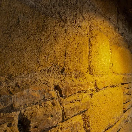 아파트 Exclusive Boutique